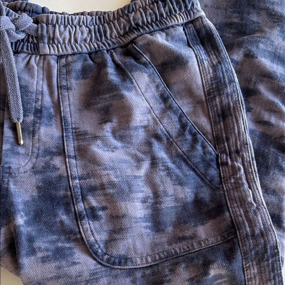 Athleta Farallon Camo Jogger in Purple-Blue, Women's 6 - Picture 8 of 11